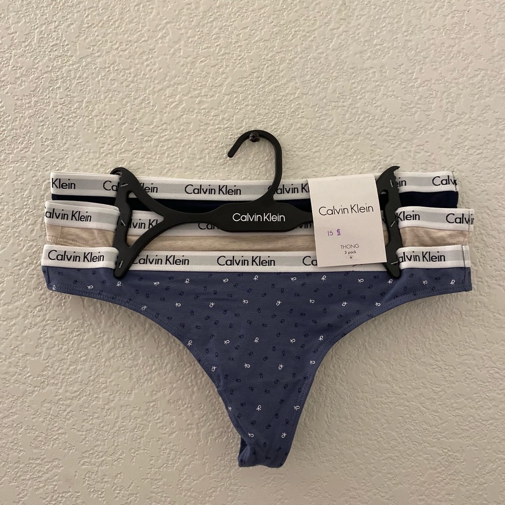 Calvin Klein 3-pack thong size M brand new